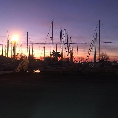 La Maison Du Port Mortagne-sur-Gironde Екстер'єр фото