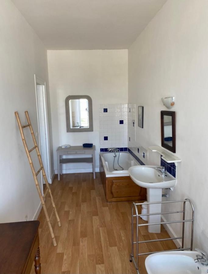 La Maison Du Port Mortagne-sur-Gironde Екстер'єр фото